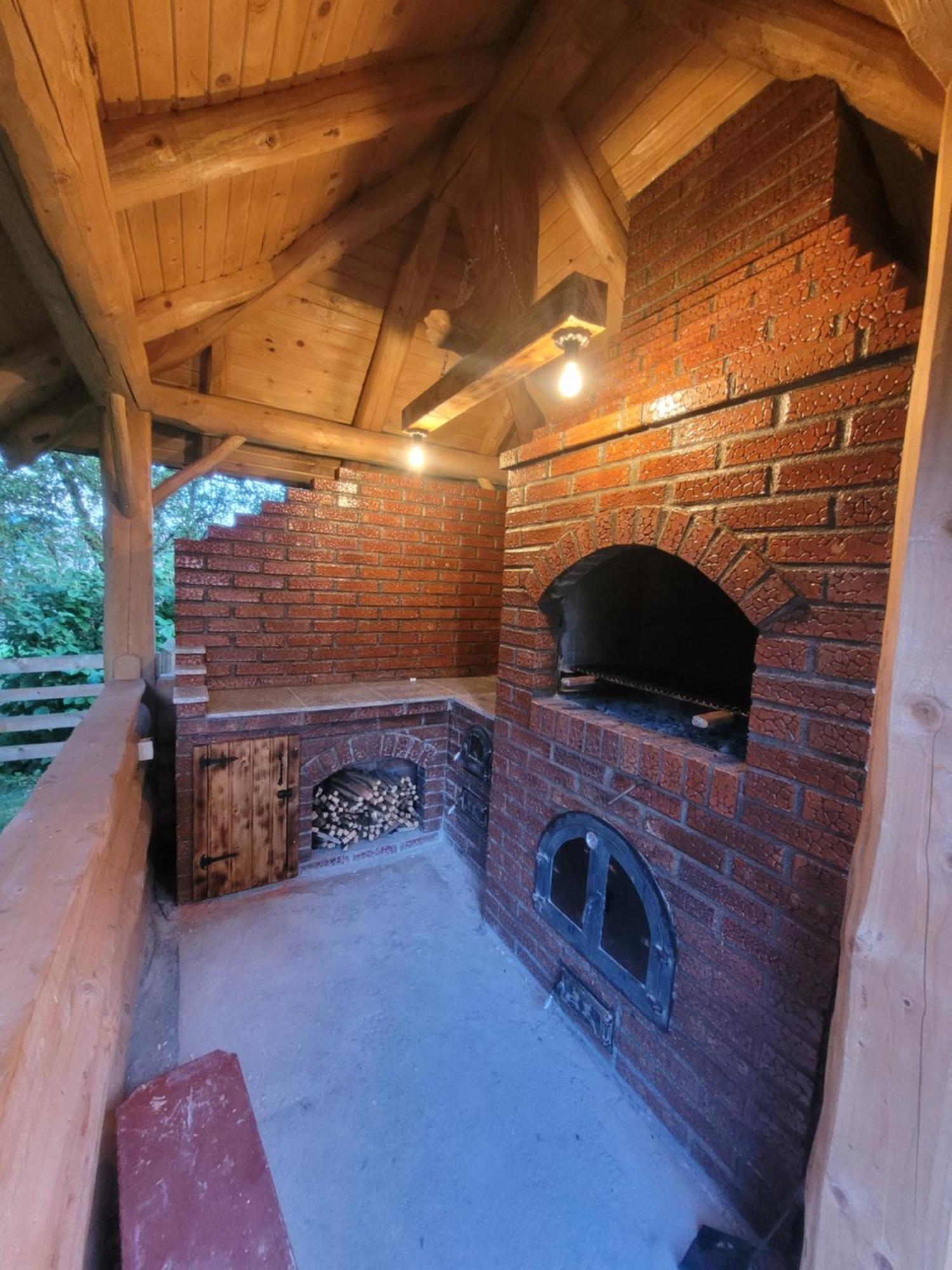 Casa Traditionala Bilbor Luaran gambar