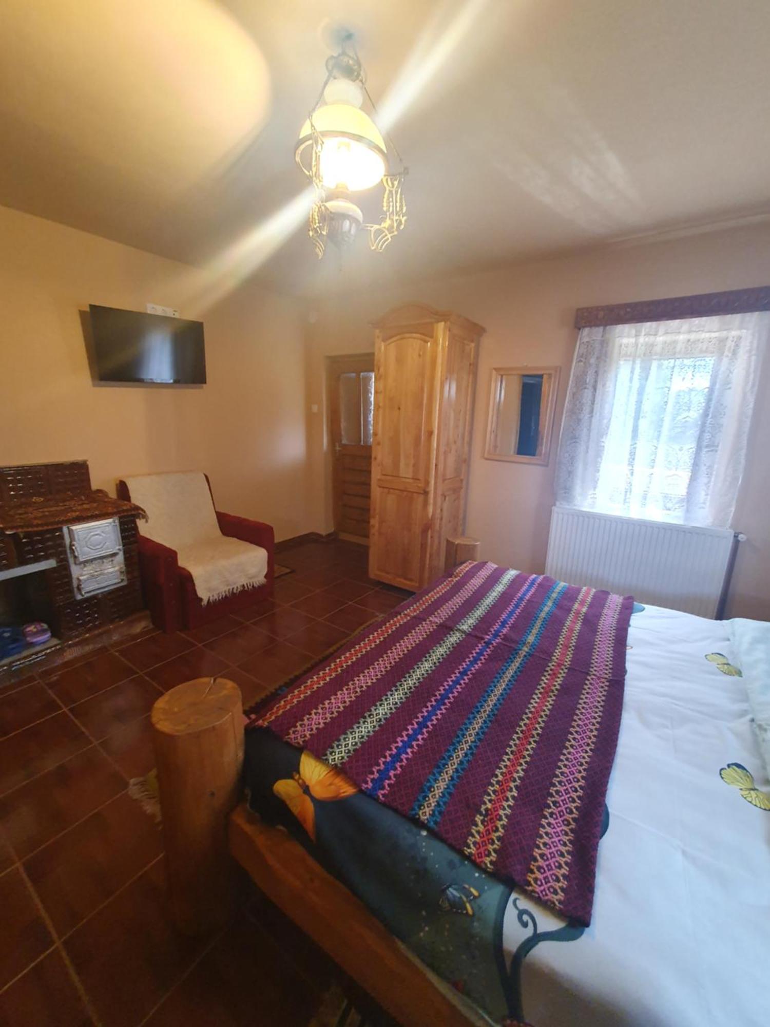 Casa Traditionala Bilbor Luaran gambar